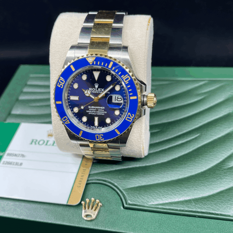 LIVEDRAW#40 WIN LUXURY ROLEX OYSTER PERPETUAL SUBMARINER DATE 41MM WATCH YELLOW ROLESOR BLUE CERACHROM BEZEL (GOLD JEWELLERY) (£13,000 CASH ALTERNATIVE) - Image 9