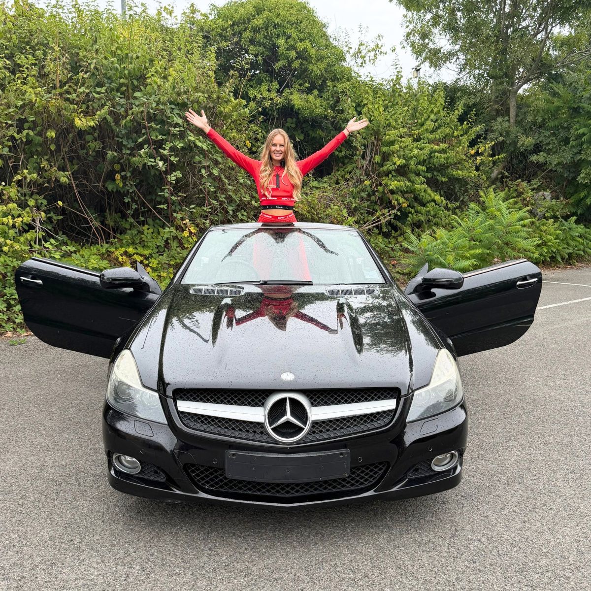Win this Mercedes-Benz SL350 Convertible – Old School (£8,000 Cash Alt)